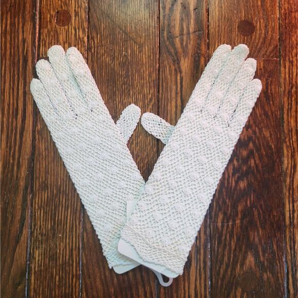 Vintage White Crochet Lace Gloves Womens One Size Fits Most New - Picture 8 of 8